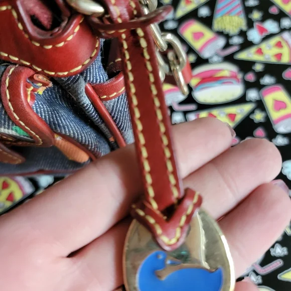 Dooney & Bourke Splash Small Baguette - Picture 4 of 9